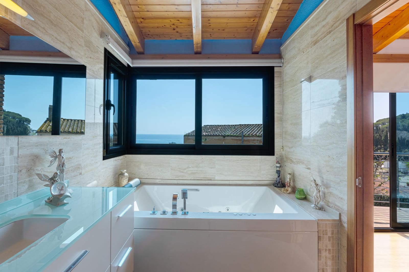 6 bedroom Villa for sale in Arenys de Mar with pool garage - € 825,000 (Ref: 9282693)