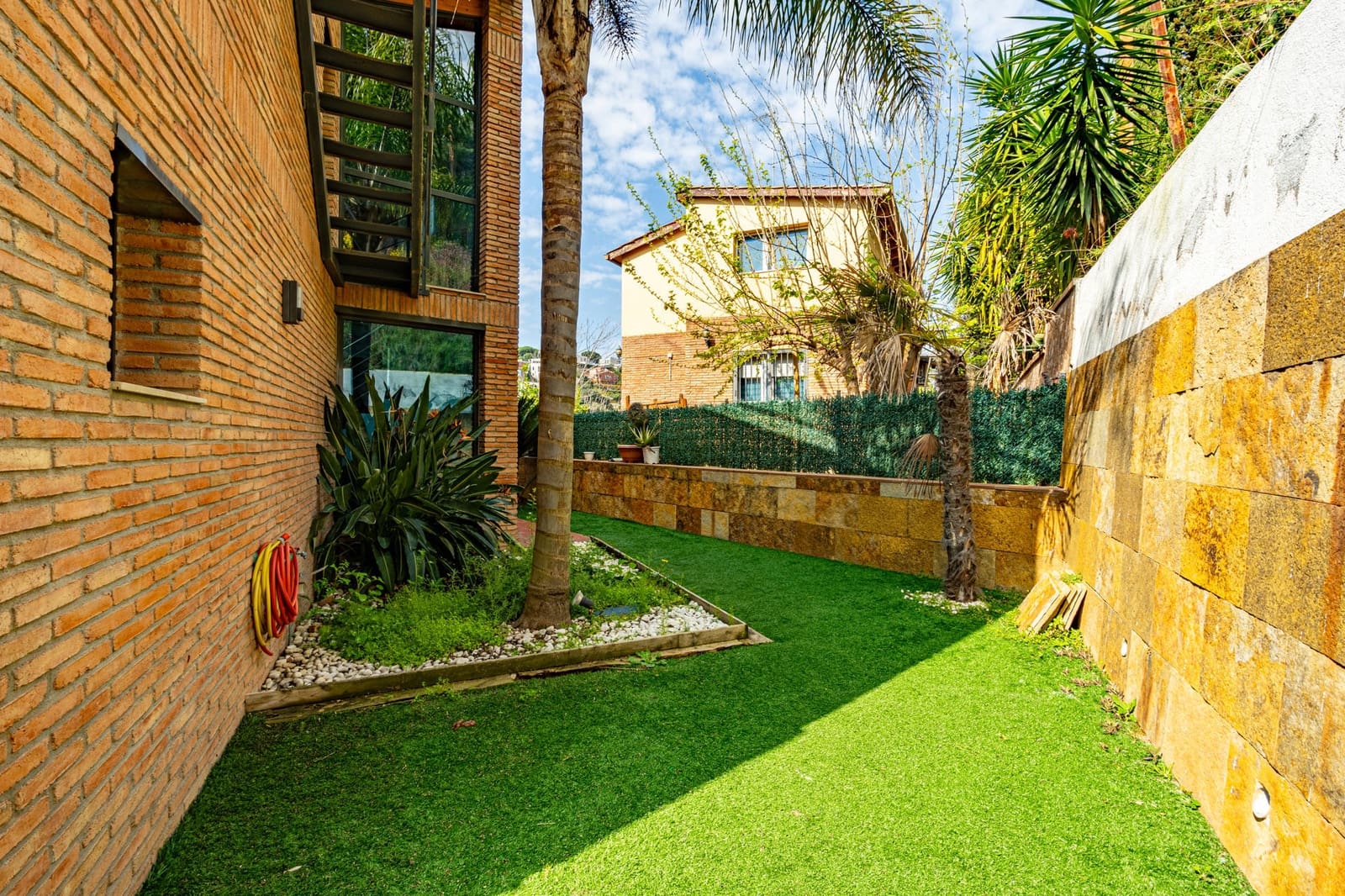 6 bedroom Villa for sale in Arenys de Mar with pool garage - € 825,000 (Ref: 9282693)