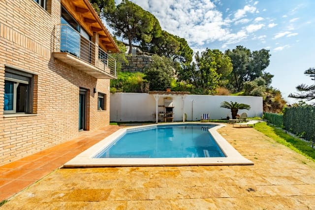 6 bedroom Villa for sale in Arenys de Mar with pool garage - € 825,000 (Ref: 9282693)