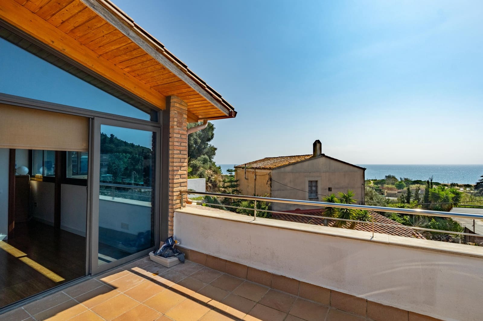 6 bedroom Villa for sale in Arenys de Mar with pool garage - € 825,000 (Ref: 9282693)