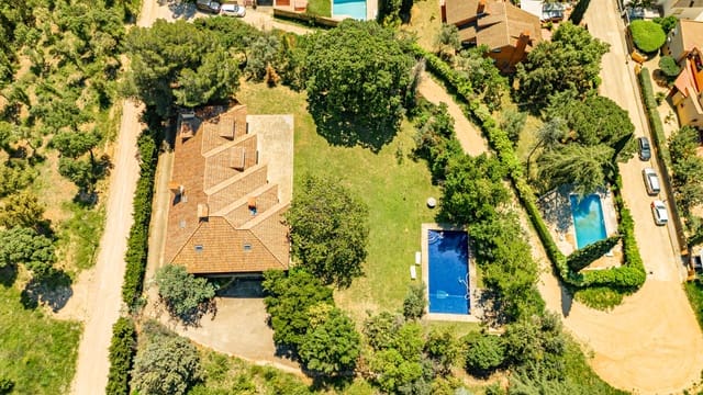 7 soveværelse Villa til salg i L'Ametlla del Vallès med swimmingpool - € 1.150.000 (Ref: 9283123)