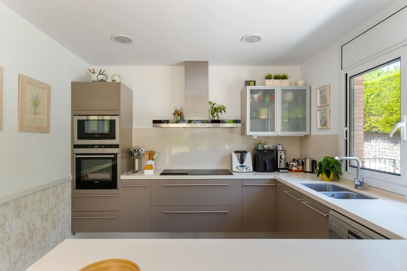 3 bedroom Villa for sale in Sant Vicenc de Montalt with pool garage - € 1,300,000 (Ref: 9283125)