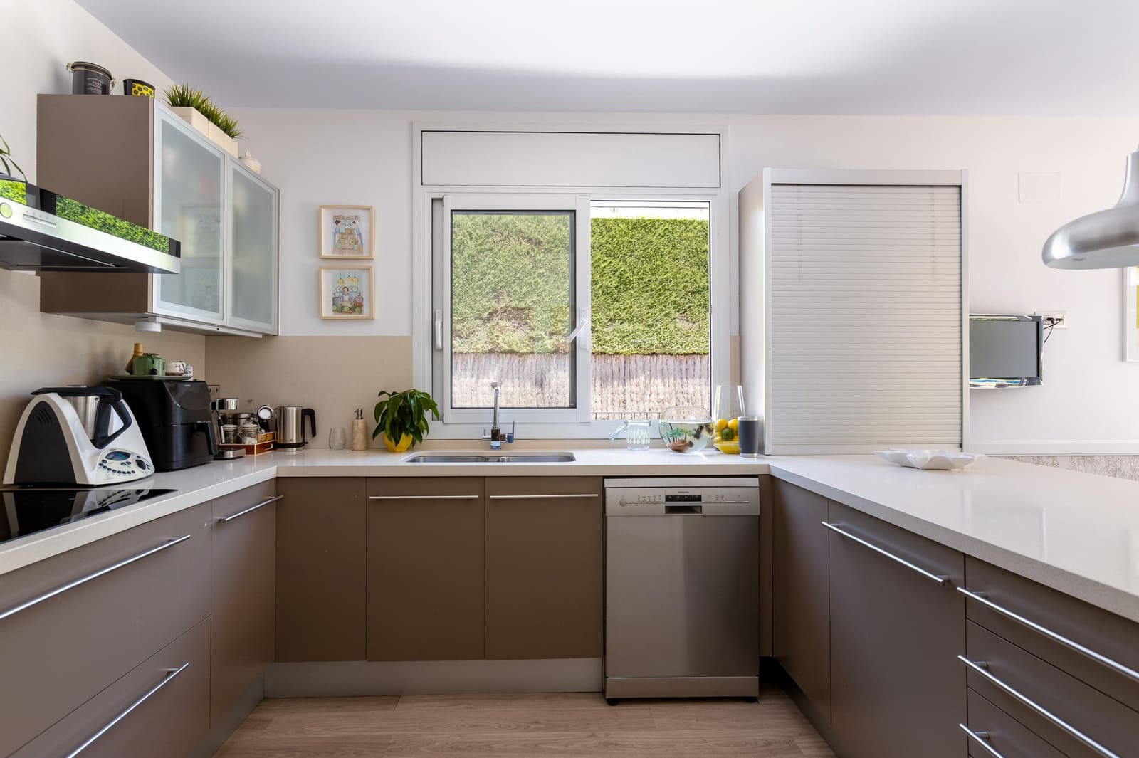 3 bedroom Villa for sale in Sant Vicenc de Montalt with pool garage - € 1,300,000 (Ref: 9283125)