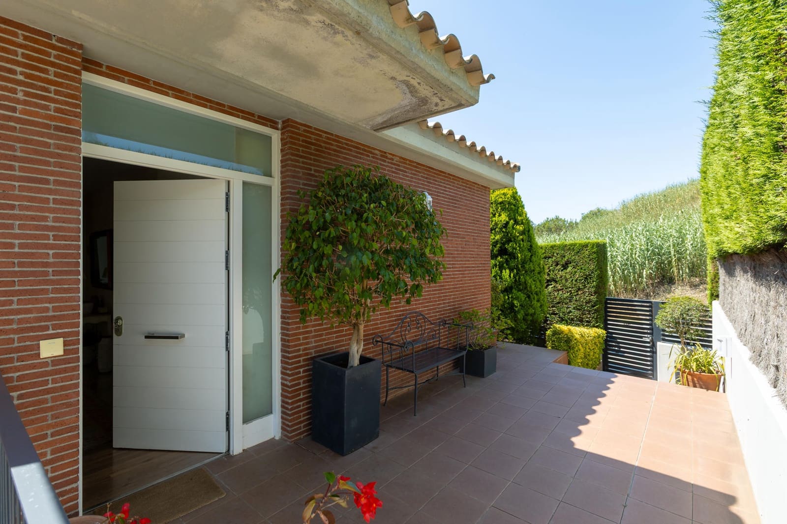 3 bedroom Villa for sale in Sant Vicenc de Montalt with pool garage - € 1,300,000 (Ref: 9283125)