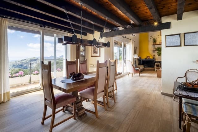 5 bedroom Villa for sale in Mataró - € 1,390,000 (Ref: 9288304)