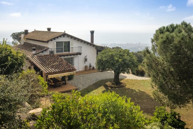 5 bedroom Villa for sale in Mataró - € 1,390,000 (Ref: 9288304)