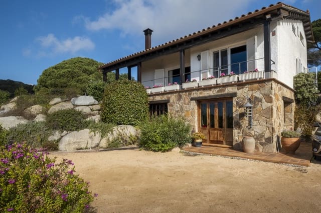 5 bedroom Villa for sale in Mataró - € 1,390,000 (Ref: 9288304)