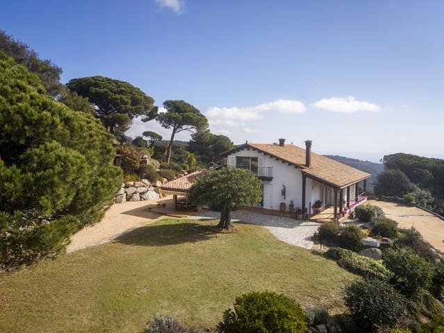 5 bedroom Villa for sale in Mataró - € 1,390,000 (Ref: 9288304)