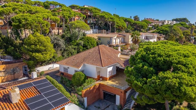 5 soverom Villa til salgs i Fenals, Lloret de Mar - € 900 000 (Ref: 9295885)