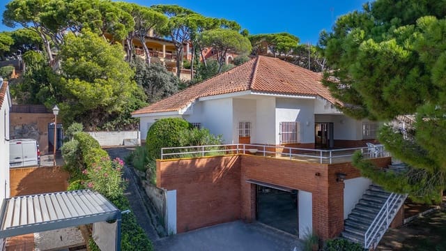 5 soverom Villa til salgs i Fenals, Lloret de Mar - € 900 000 (Ref: 9295885)