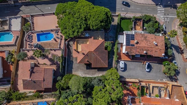 5 soverom Villa til salgs i Fenals, Lloret de Mar - € 900 000 (Ref: 9295885)