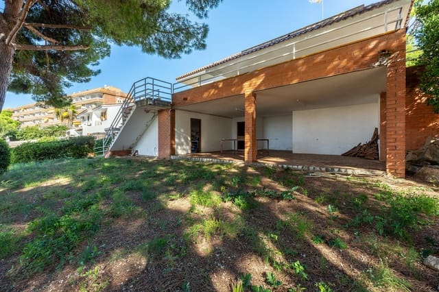 5 soverom Villa til salgs i Fenals, Lloret de Mar - € 900 000 (Ref: 9295885)