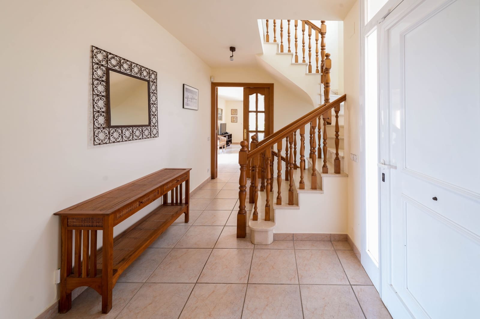 6 bedroom Villa for sale in Sant Vicenc de Montalt with garage - € 795,000 (Ref: 9298733)