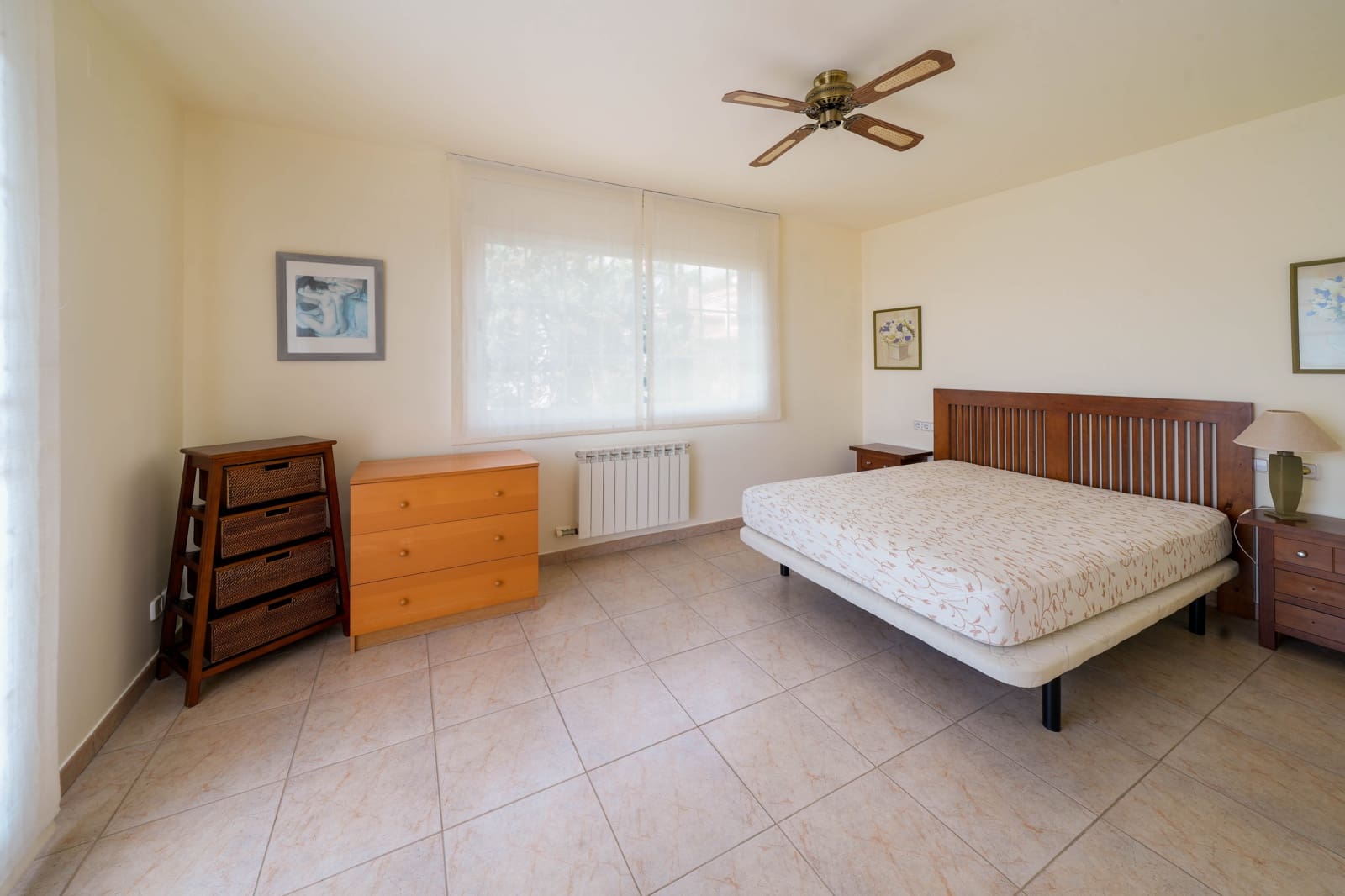 6 bedroom Villa for sale in Sant Vicenc de Montalt with garage - € 795,000 (Ref: 9298733)