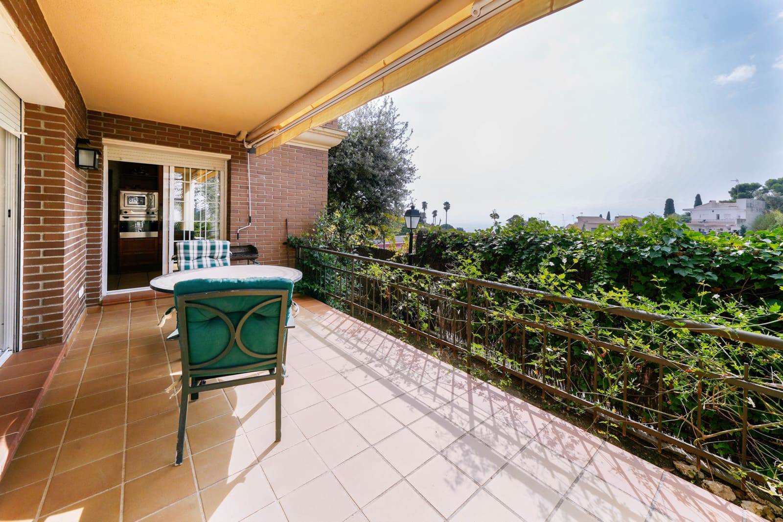 6 bedroom Villa for sale in Sant Vicenc de Montalt with garage - € 795,000 (Ref: 9298733)