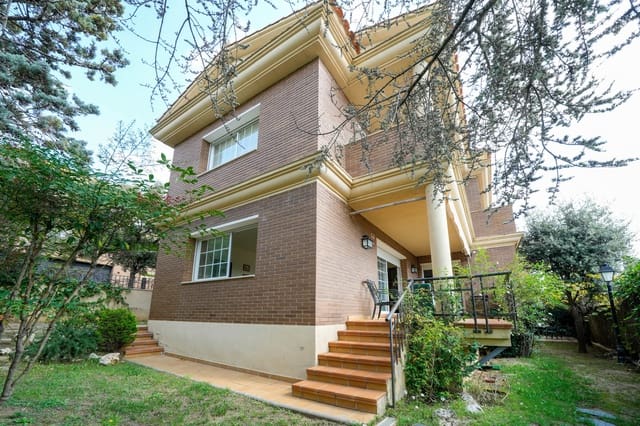 6 soverom Villa til salgs i Sant Vicenç de Montalt med garasje - € 850 000 (Ref: 9298733)