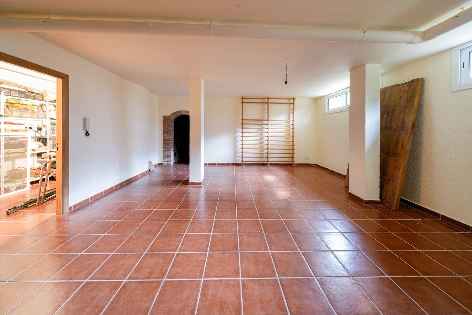 6 bedroom Villa for sale in Sant Vicenc de Montalt with garage - € 795,000 (Ref: 9298733)