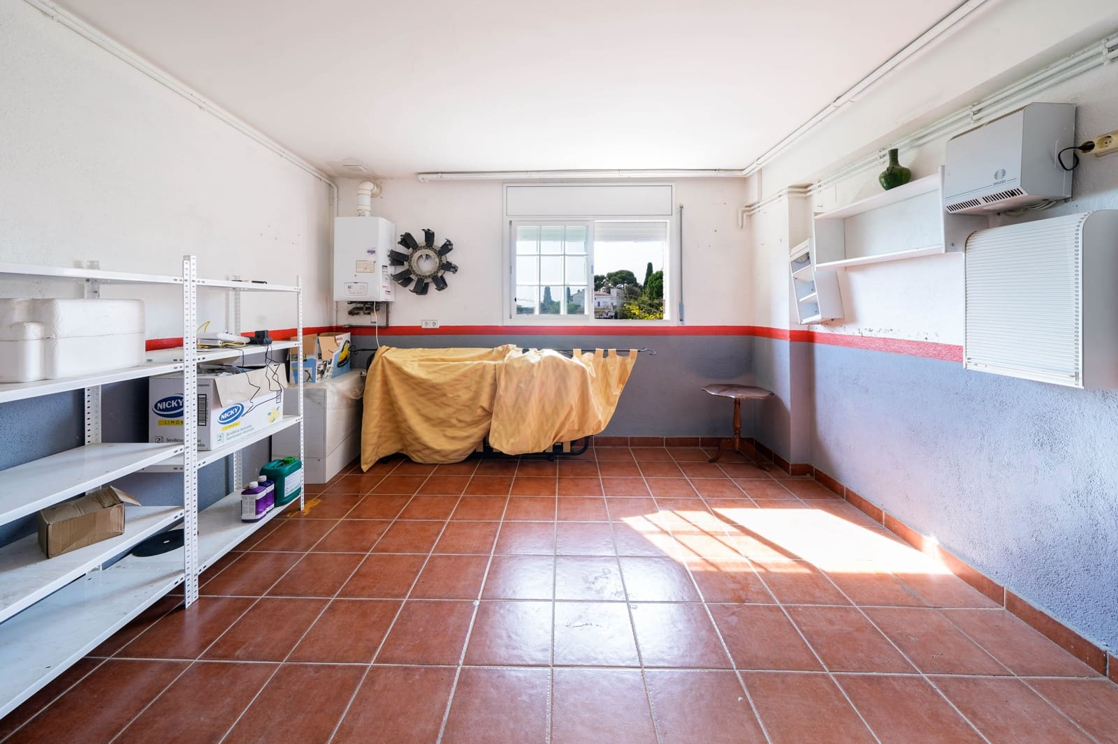 6 bedroom Villa for sale in Sant Vicenc de Montalt with garage - € 795,000 (Ref: 9298733)