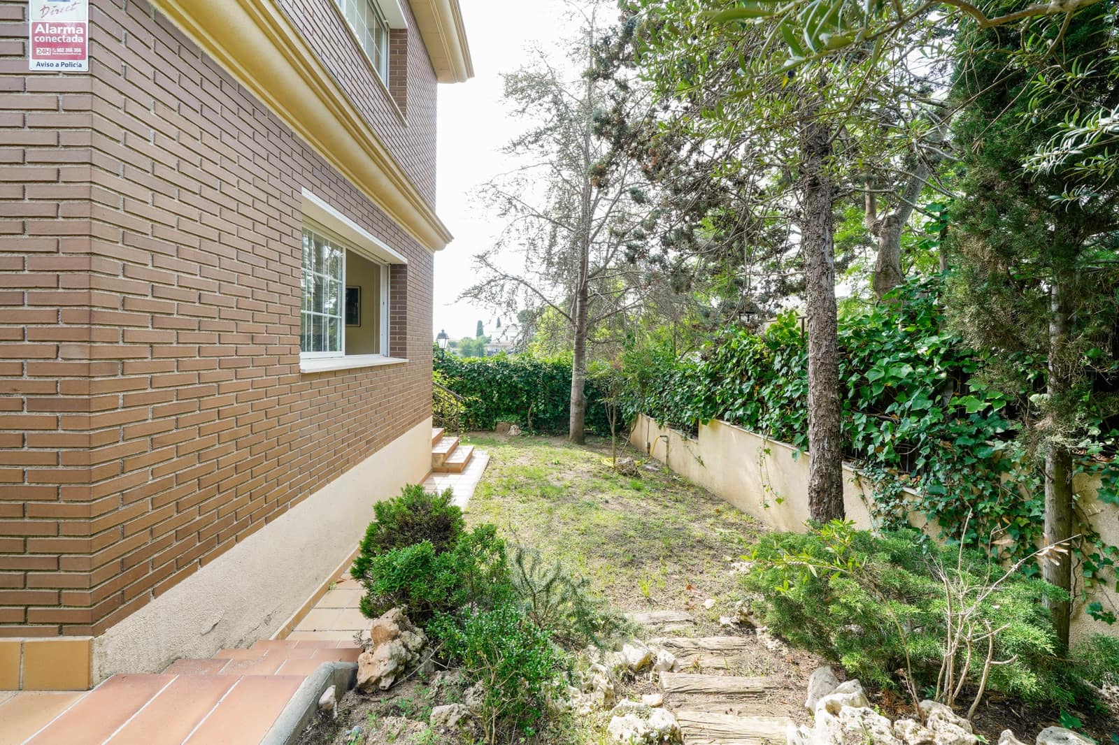 6 bedroom Villa for sale in Sant Vicenc de Montalt with garage - € 795,000 (Ref: 9298733)