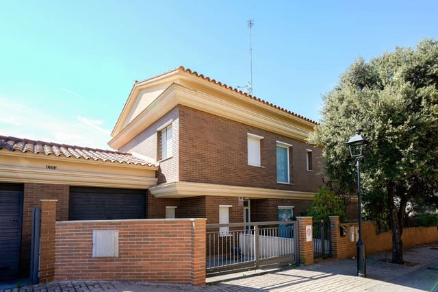 6 soverom Villa til salgs i Sant Vicenç de Montalt med garasje - € 850 000 (Ref: 9298733)
