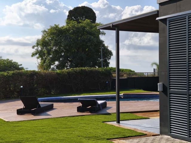 4 bedroom Villa for sale in Sant Vicenç de Montalt with pool garage - € 925,000 (Ref: 9314431)