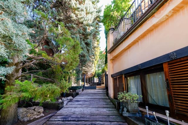 6 slaapkamer Villa te koop in Caldes d'Estrac met zwembad garage - € 1.550.000 (Ref: 9325402)