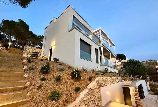 4 camera da letto Villa in vendita in Lloret de Mar con piscina garage - 869.500 € (Rif: 9331431)