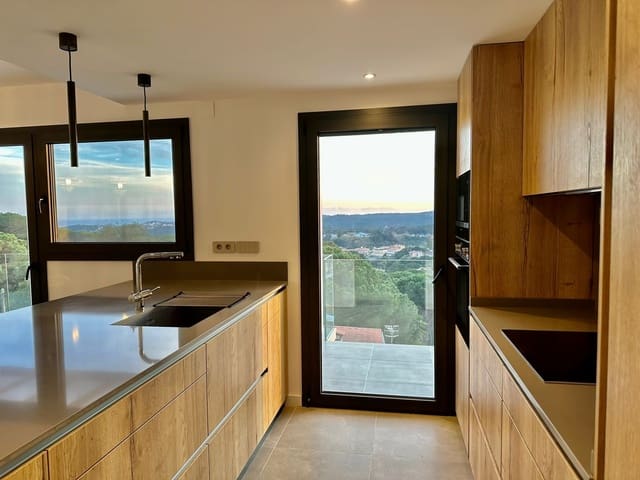 4 camera da letto Villa in vendita in Lloret de Mar con piscina garage - 869.500 € (Rif: 9331431)