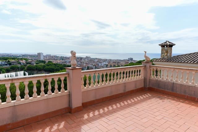 4 slaapkamer Villa te koop in Calella met zwembad - € 650.000 (Ref: 9343711)