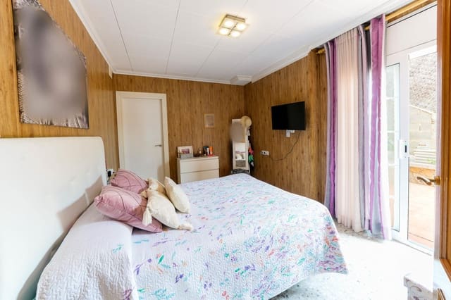 4 slaapkamer Villa te koop in Calella met zwembad - € 650.000 (Ref: 9343711)