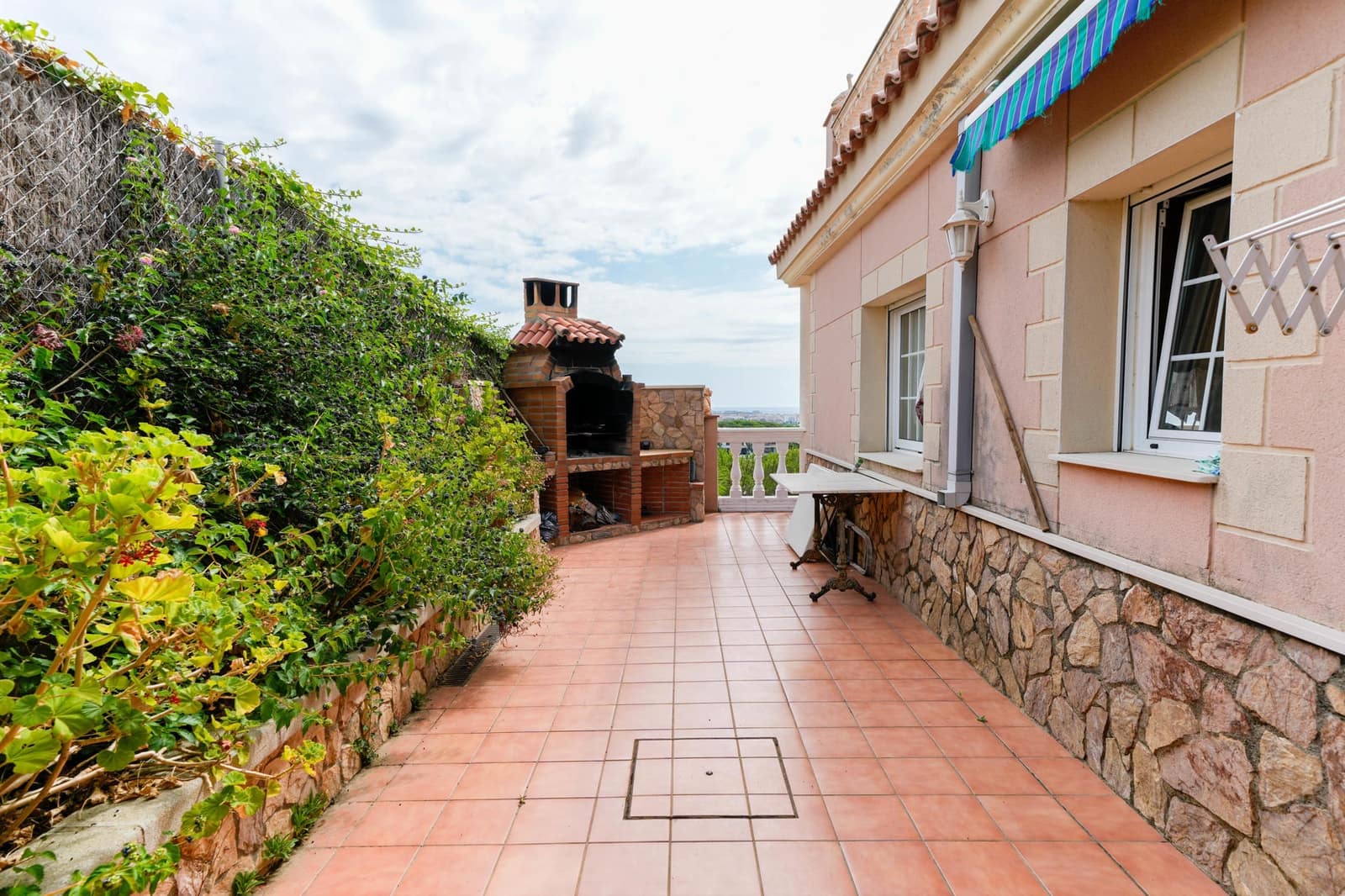 4 chambre Villa/Maison à vendre à Calella avec piscine - 650 000 € (Ref: 9343711)