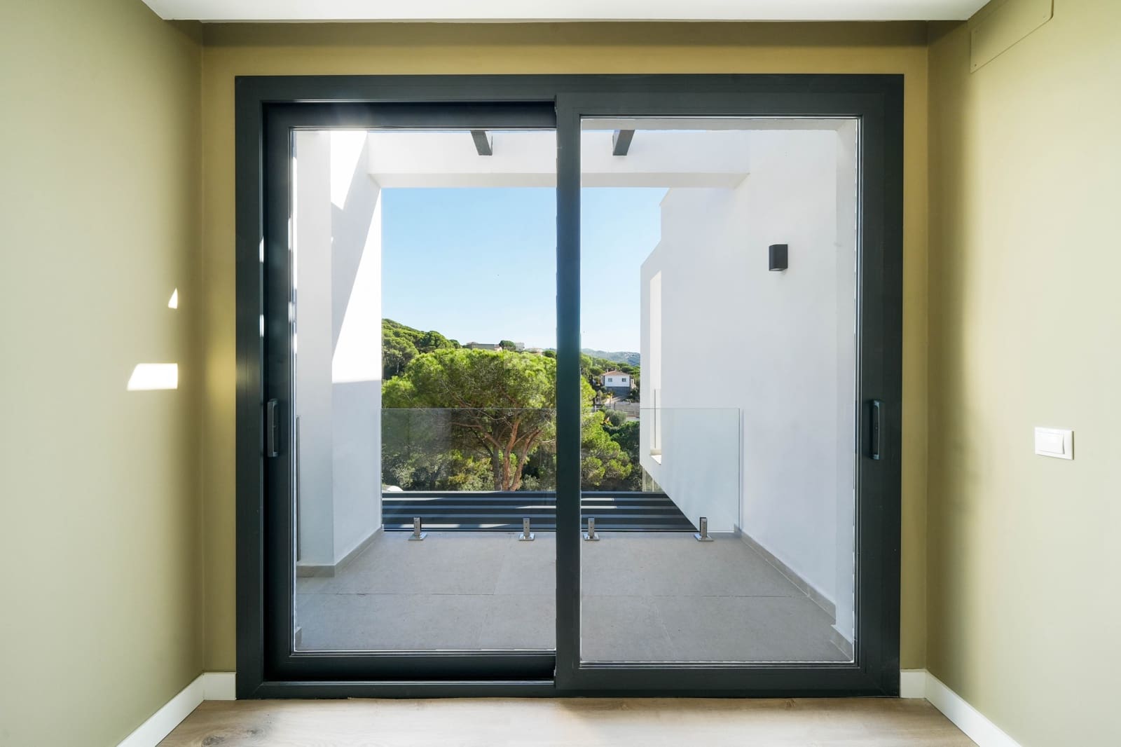 3 makuuhuone Huvila myytävänä paikassa Lloret de Mar mukana uima-altaan 
autotalli - 980 000 € (Ref: 9343713)