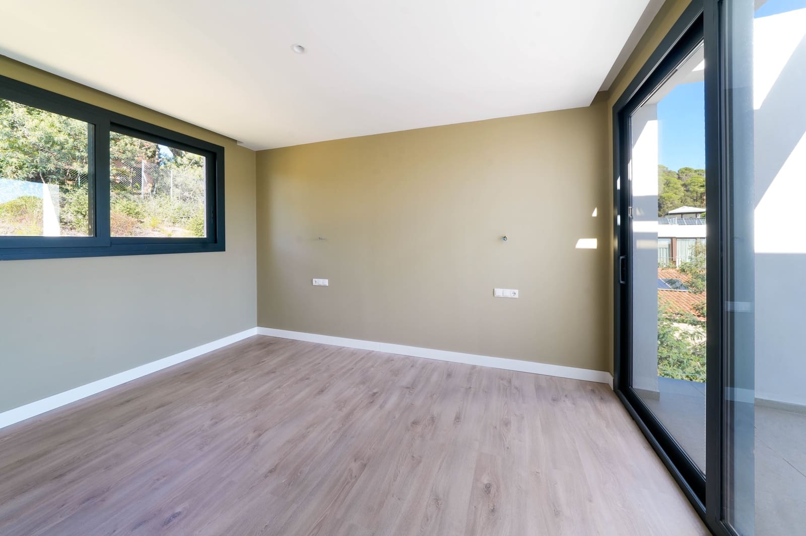 3 makuuhuone Huvila myytävänä paikassa Lloret de Mar mukana uima-altaan 
autotalli - 980 000 € (Ref: 9343713)