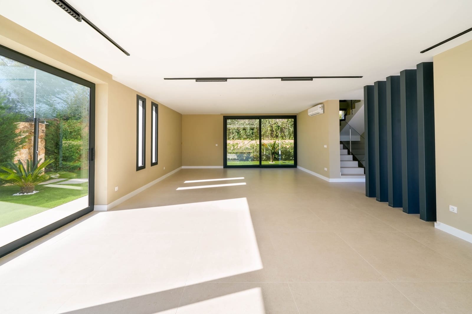 3 makuuhuone Huvila myytävänä paikassa Lloret de Mar mukana uima-altaan 
autotalli - 980 000 € (Ref: 9343713)