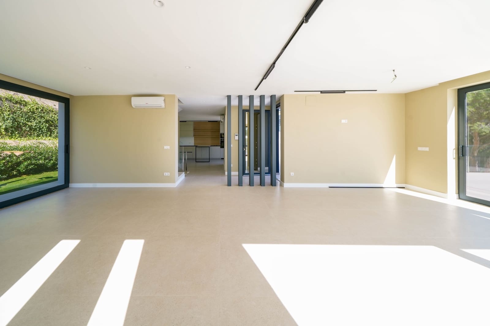 3 makuuhuone Huvila myytävänä paikassa Lloret de Mar mukana uima-altaan 
autotalli - 980 000 € (Ref: 9343713)