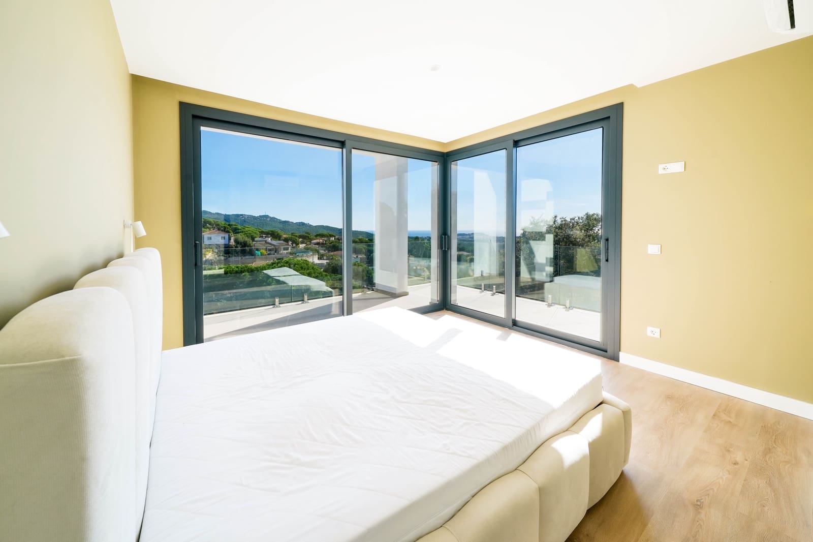 3 makuuhuone Huvila myytävänä paikassa Lloret de Mar mukana uima-altaan 
autotalli - 980 000 € (Ref: 9343713)