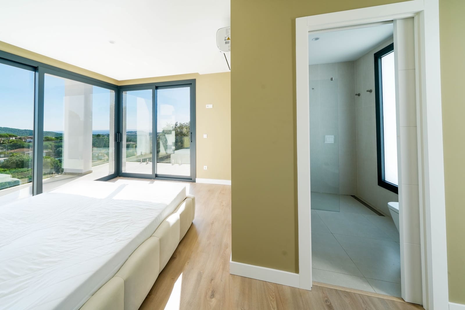 3 makuuhuone Huvila myytävänä paikassa Lloret de Mar mukana uima-altaan 
autotalli - 980 000 € (Ref: 9343713)