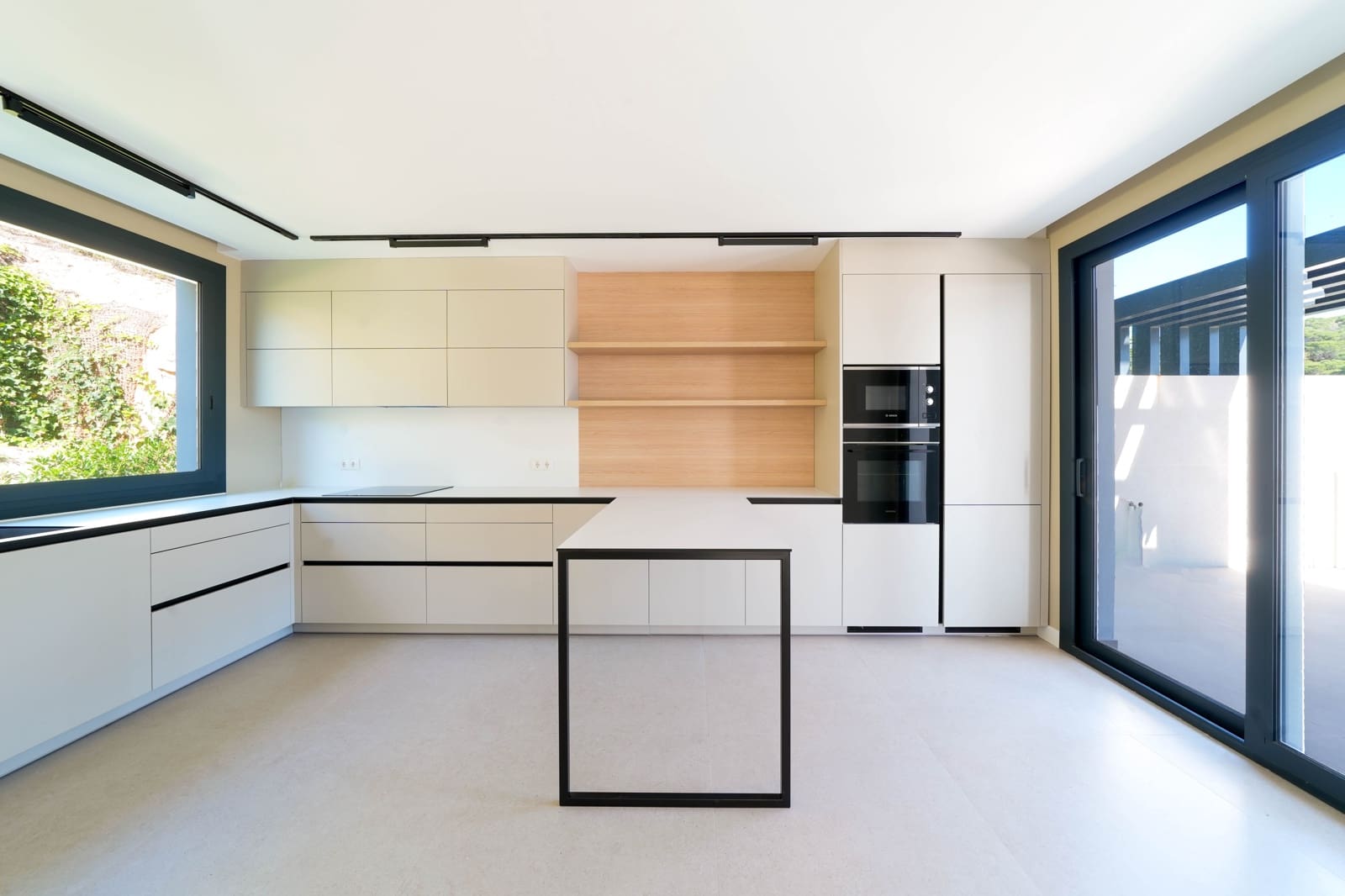 3 makuuhuone Huvila myytävänä paikassa Lloret de Mar mukana uima-altaan 
autotalli - 980 000 € (Ref: 9343713)