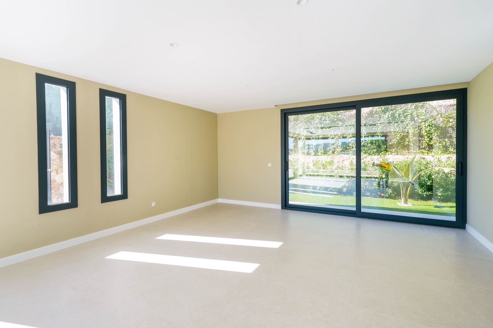 3 makuuhuone Huvila myytävänä paikassa Lloret de Mar mukana uima-altaan 
autotalli - 980 000 € (Ref: 9343713)