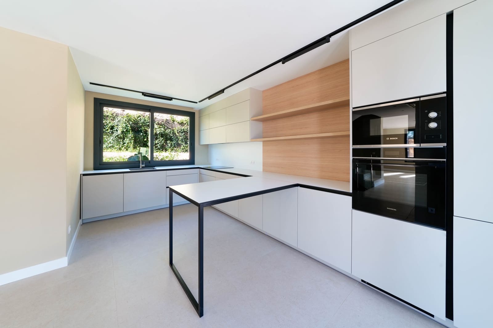 3 makuuhuone Huvila myytävänä paikassa Lloret de Mar mukana uima-altaan 
autotalli - 980 000 € (Ref: 9343713)