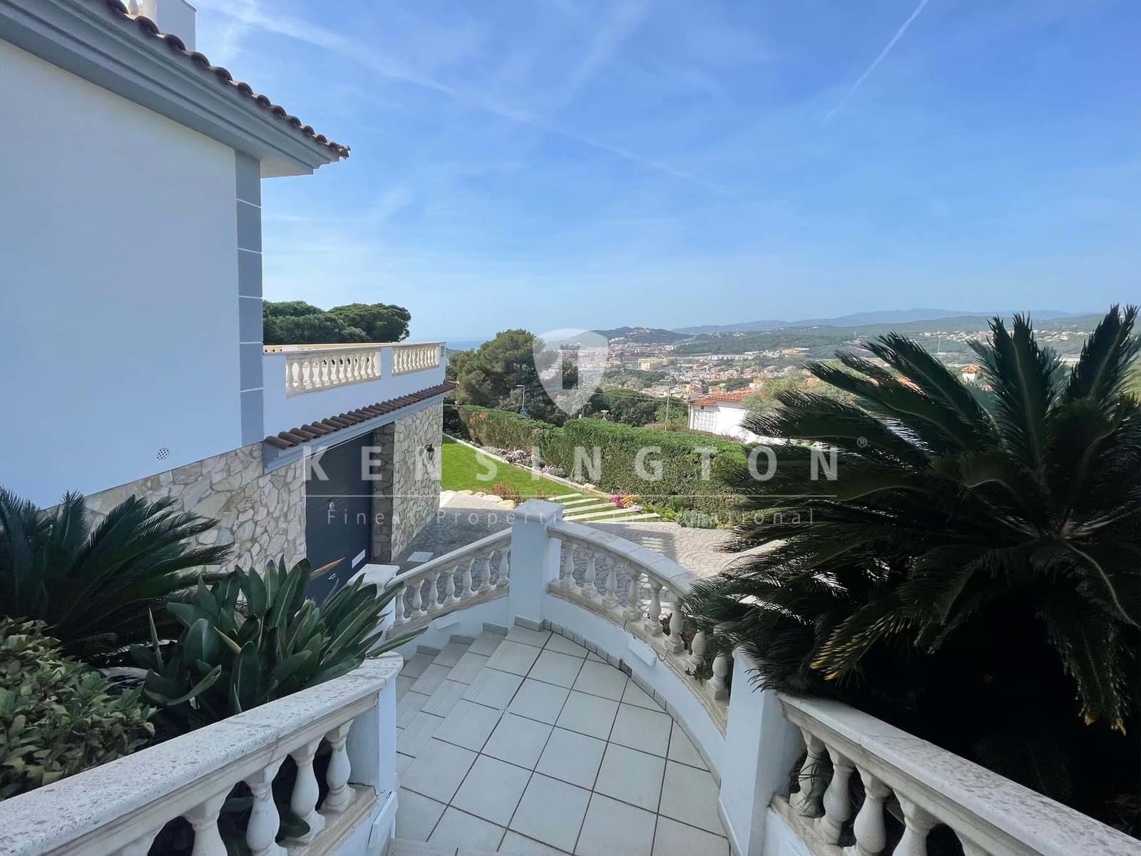3 slaapkamer Villa te koop in Lloret de Mar met zwembad - € 699.000 (Ref: 9343715)