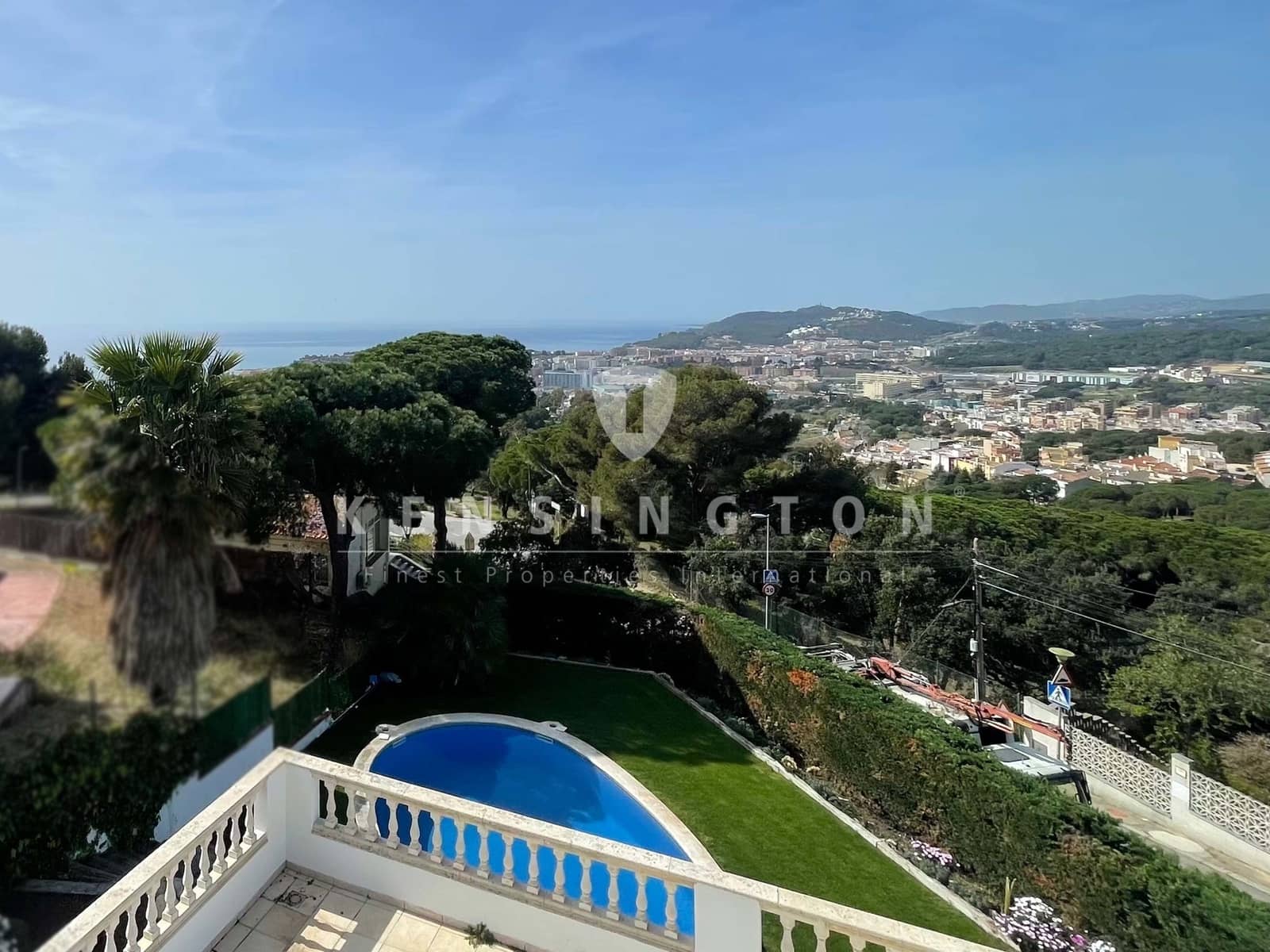 3 slaapkamer Villa te koop in Lloret de Mar met zwembad - € 699.000 (Ref: 9343715)