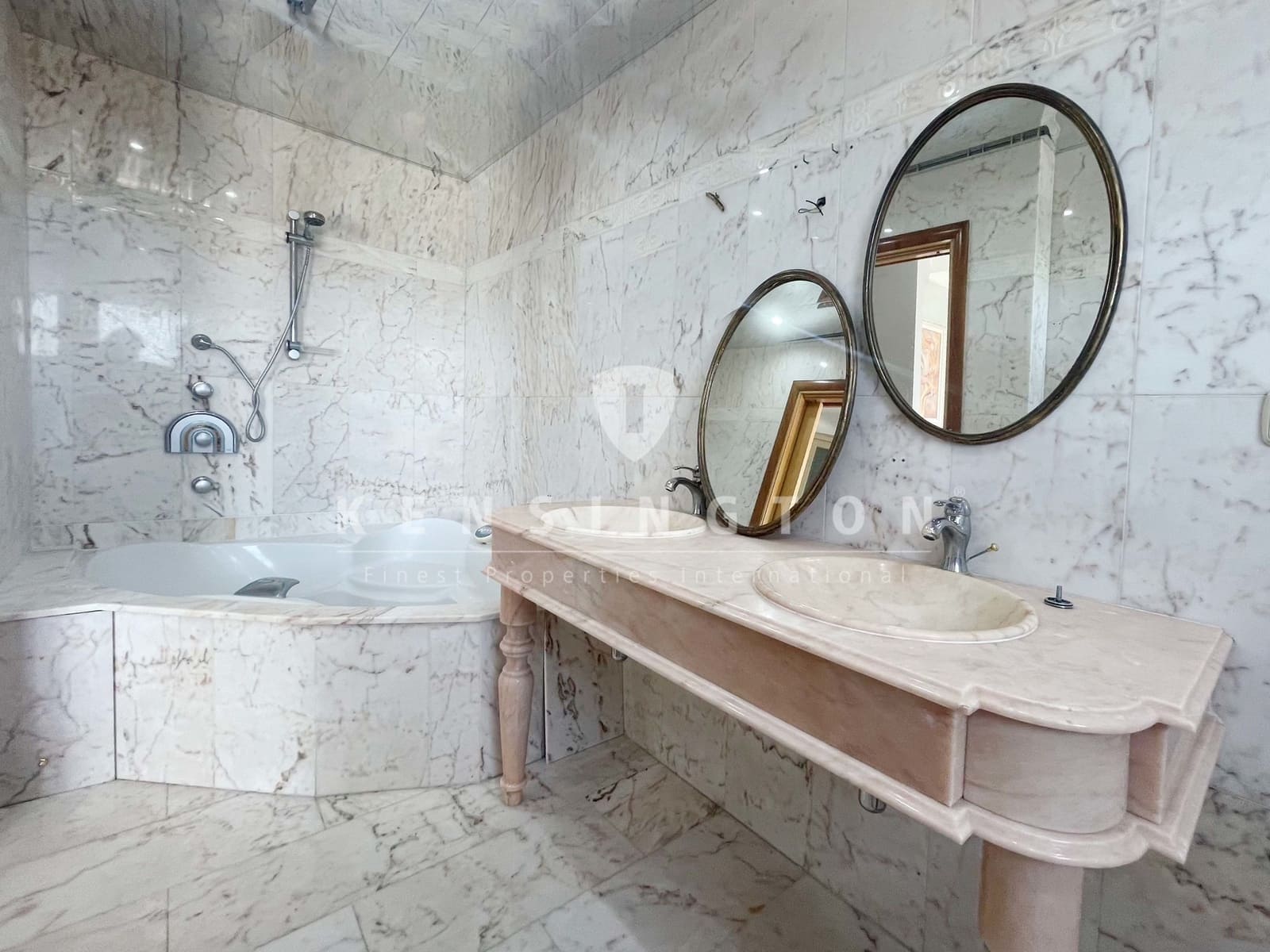 3 slaapkamer Villa te koop in Lloret de Mar met zwembad - € 699.000 (Ref: 9343715)