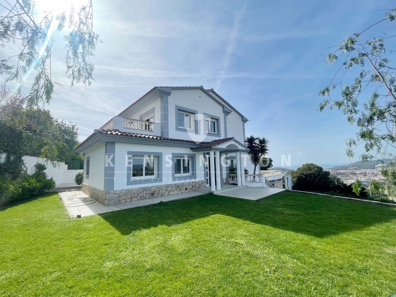 3 slaapkamer Villa te koop in Lloret de Mar met zwembad - € 699.000 (Ref: 9343715)