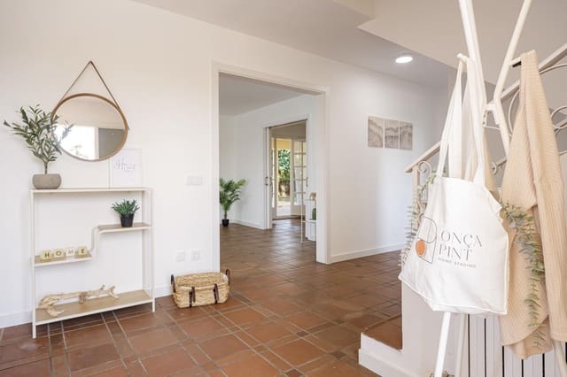 4 bedroom Villa for sale in L'Ametlla del Vallès with pool - € 825,000 (Ref: 9343716)