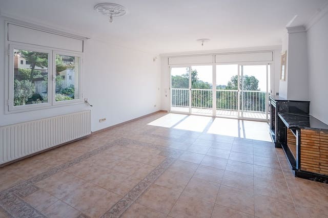 6 soveværelse Byhus til salg i Roca Grossa, Lloret de Mar - € 660.000 (Ref: 9343720)