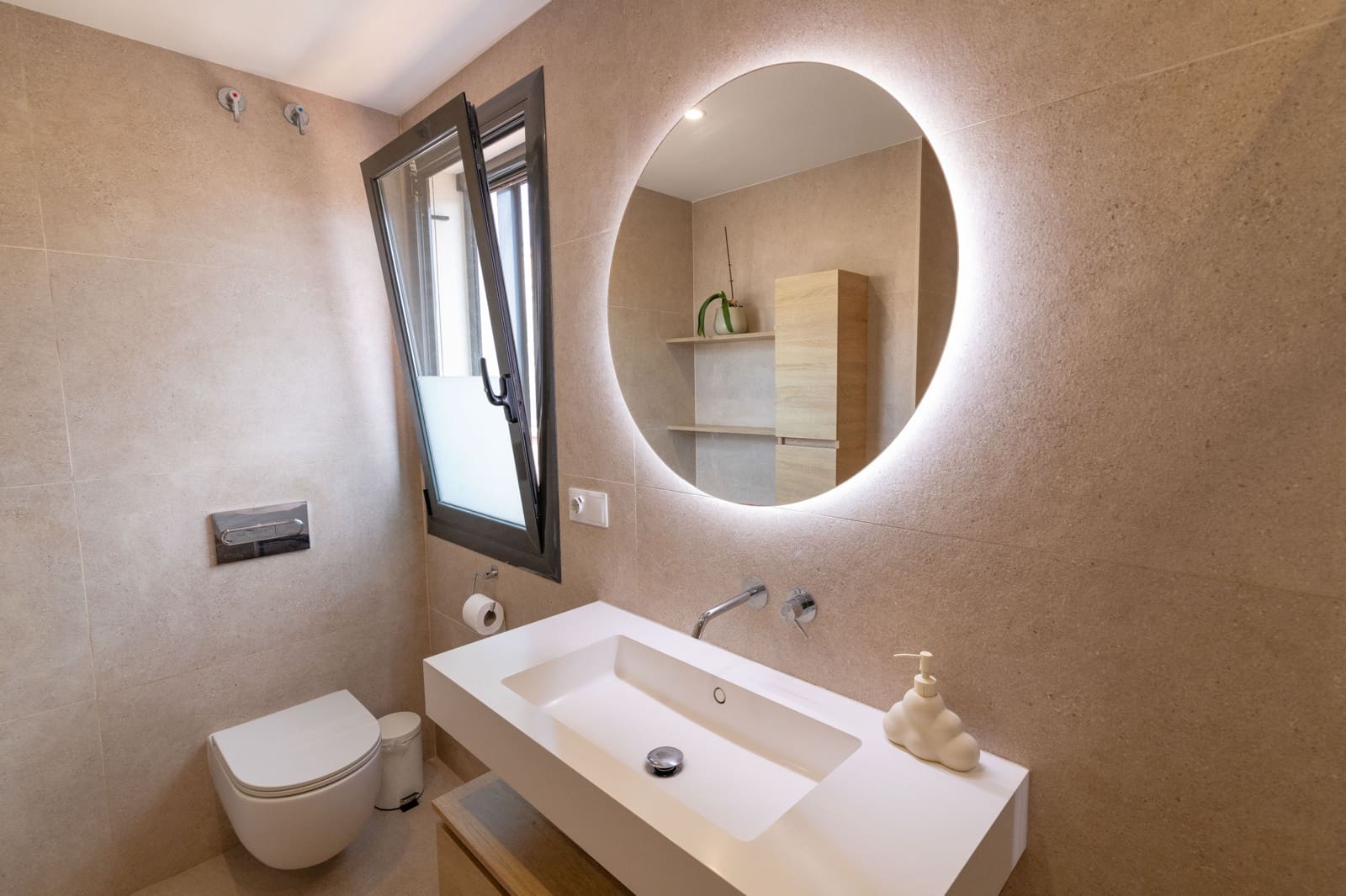 4 makuuhuone Huvila myytävänä paikassa Mataro mukana uima-altaan 
autotalli - 850 000 € (Ref: 9347923)