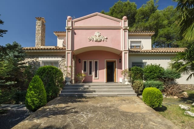 3 bedroom Villa for sale in Collbató with pool garage - € 1,100,000 (Ref: 9383317)