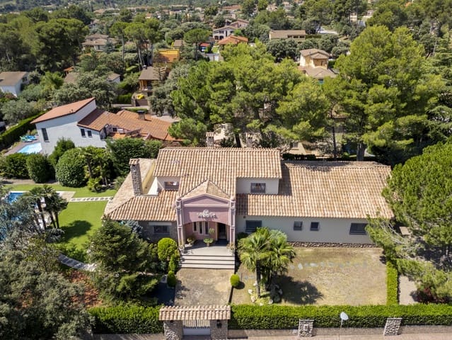 3 bedroom Villa for sale in Collbató with pool garage - € 1,100,000 (Ref: 9383317)