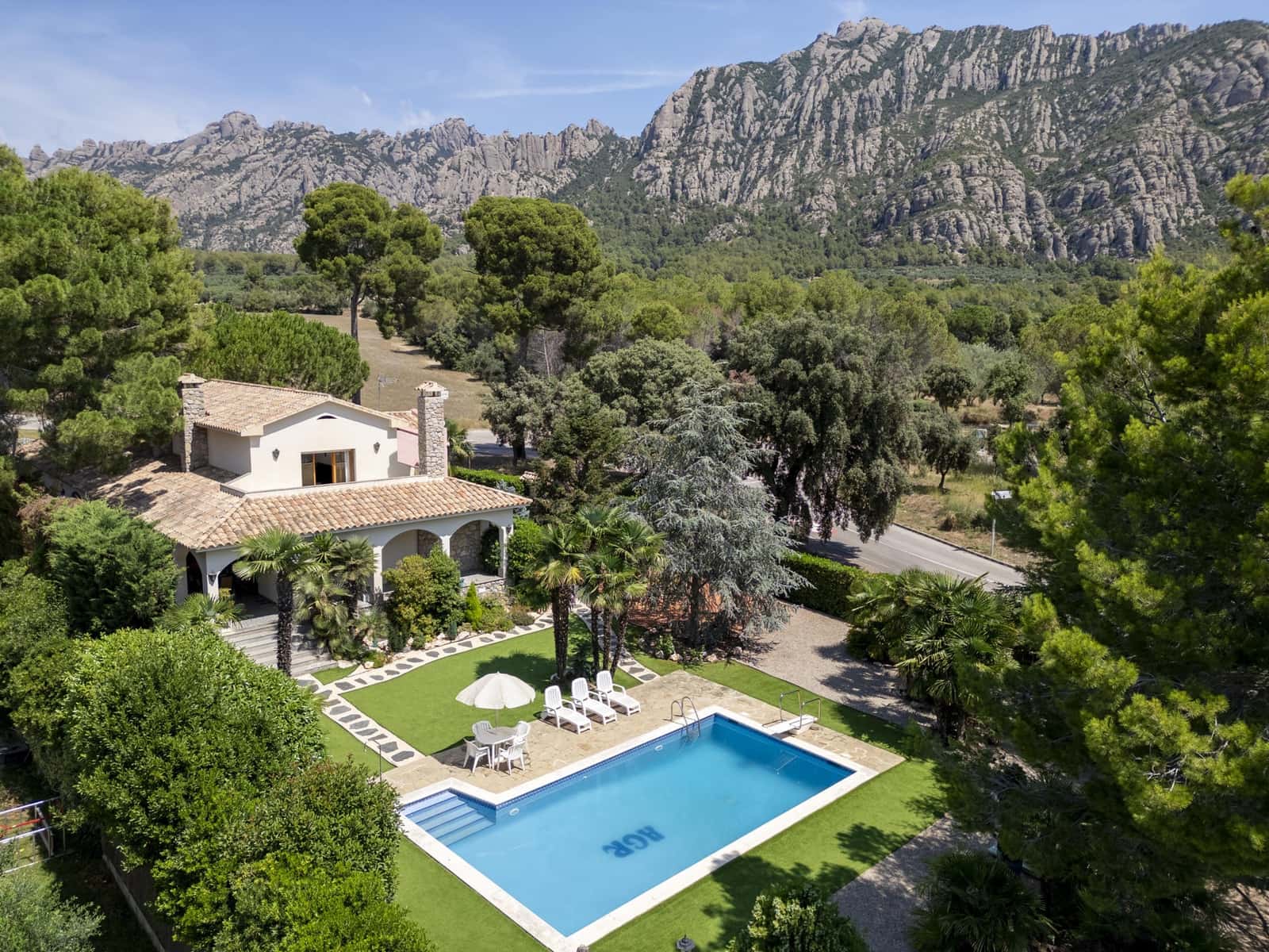 3 sovrum Villa till salu i Collbato med pool garage - 1 100 000 € (Ref: 9383317)